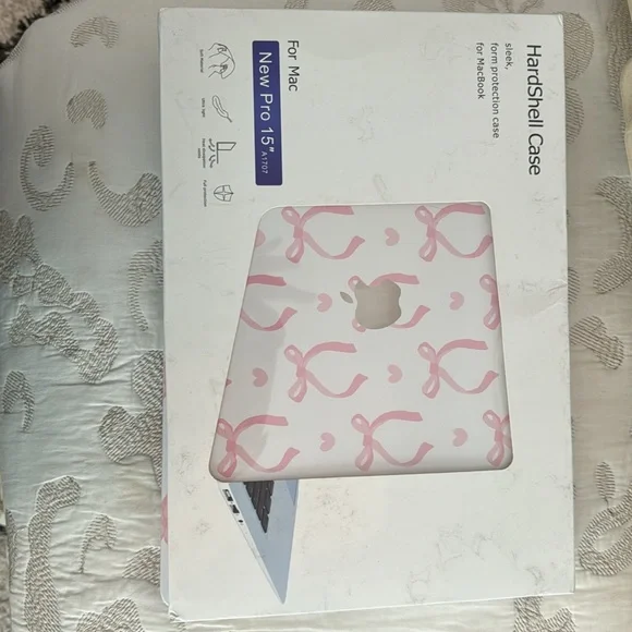 NEW in box Mac hardshell case with pink bows - Picture 2 of 2
